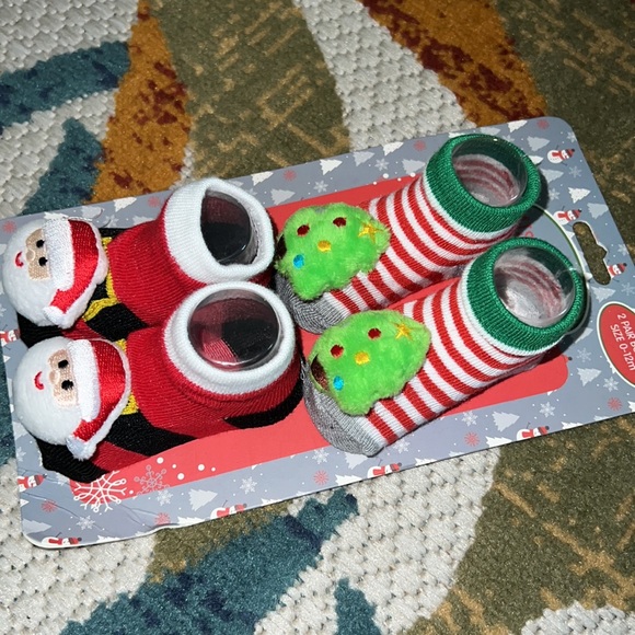 Mistletoe Booties - Picture 3 of 4